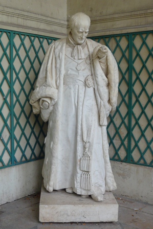 statue of Antoine-Laurent de Jussieu