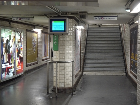 corridor towards line 4