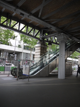 escalator