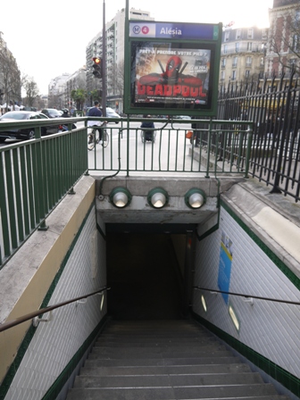 entrance to Alésia station